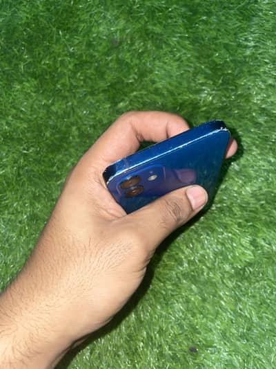 Apple iPhone 12