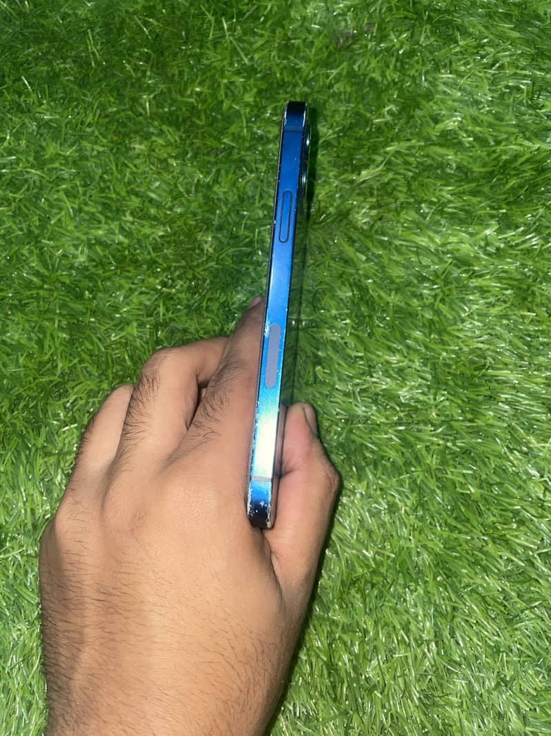 Apple iPhone 12 5