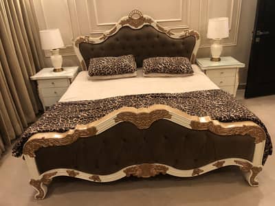 Bed with side tables and tv console