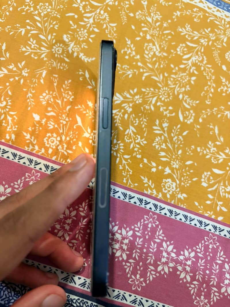 Apple iPhone 13 3