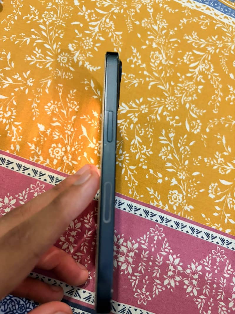 Apple iPhone 13 1