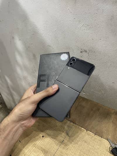 SAMSUNG Z FLIP 4 8GB 256GB WITH BOX