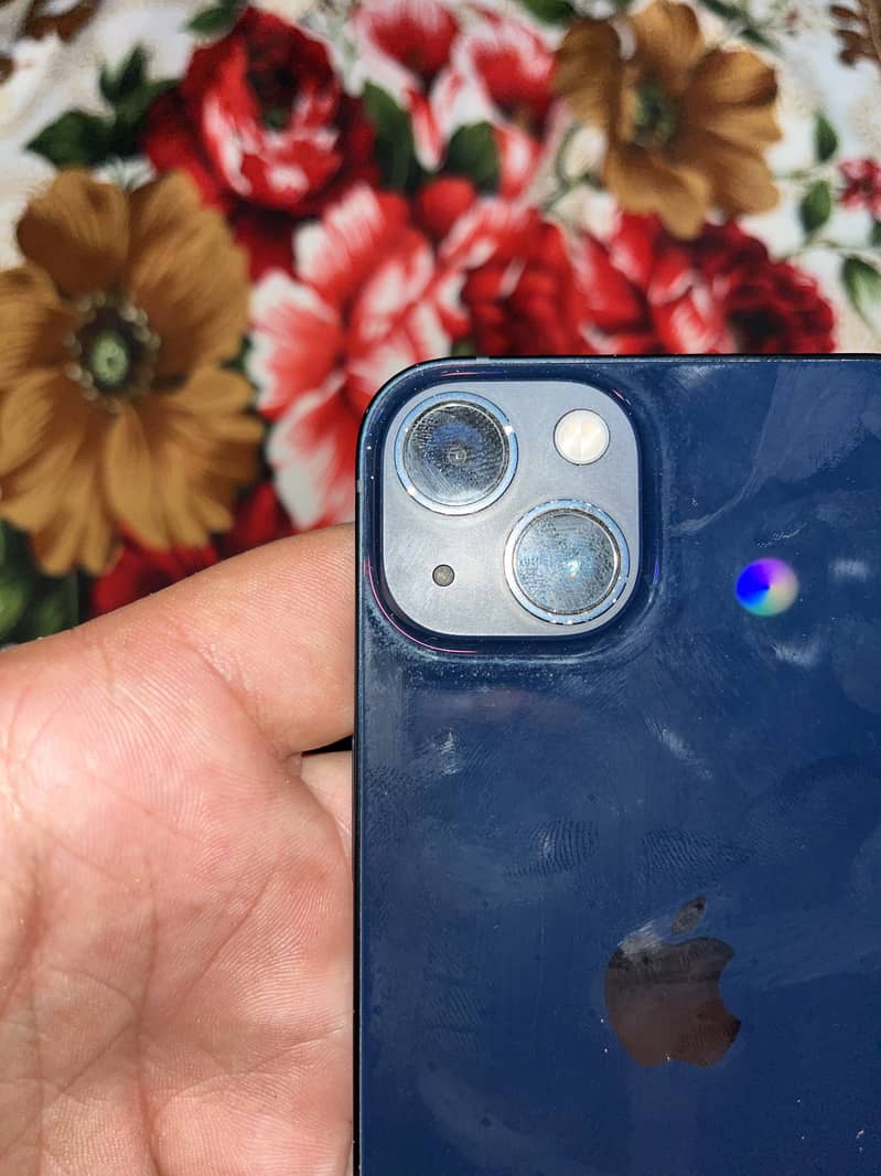 Apple iPhone 13 6