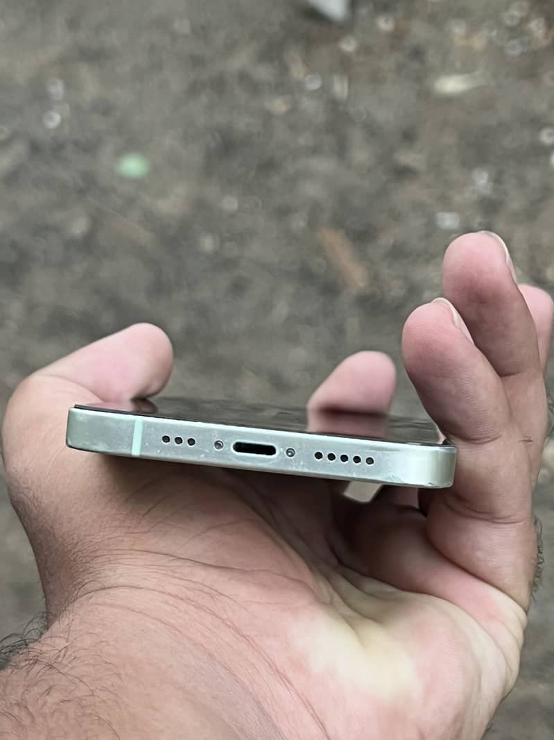 Apple iPhone 12 2