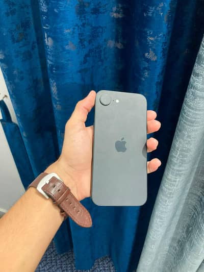 Apple iPhone 16e