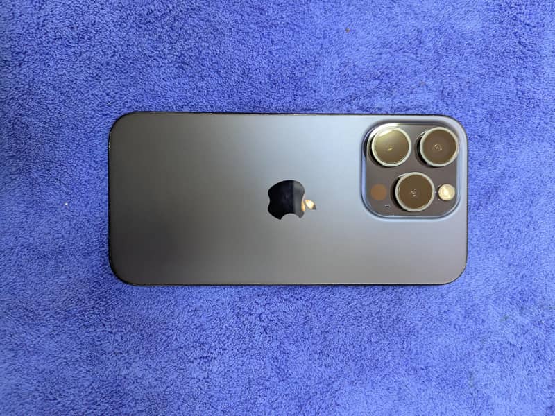 Apple iPhone 15 Pro 0