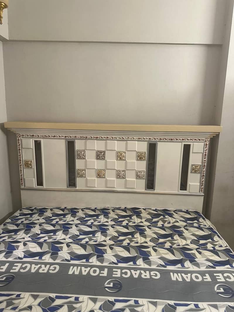 King size bed 1