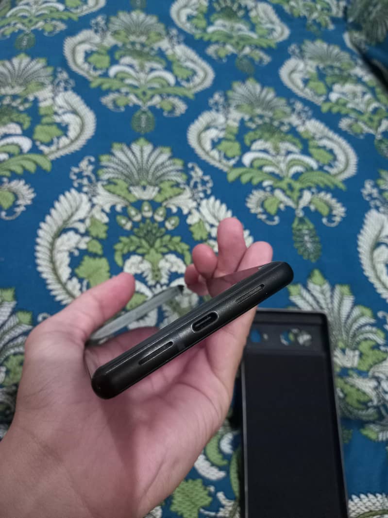 Google Pixel 6 4