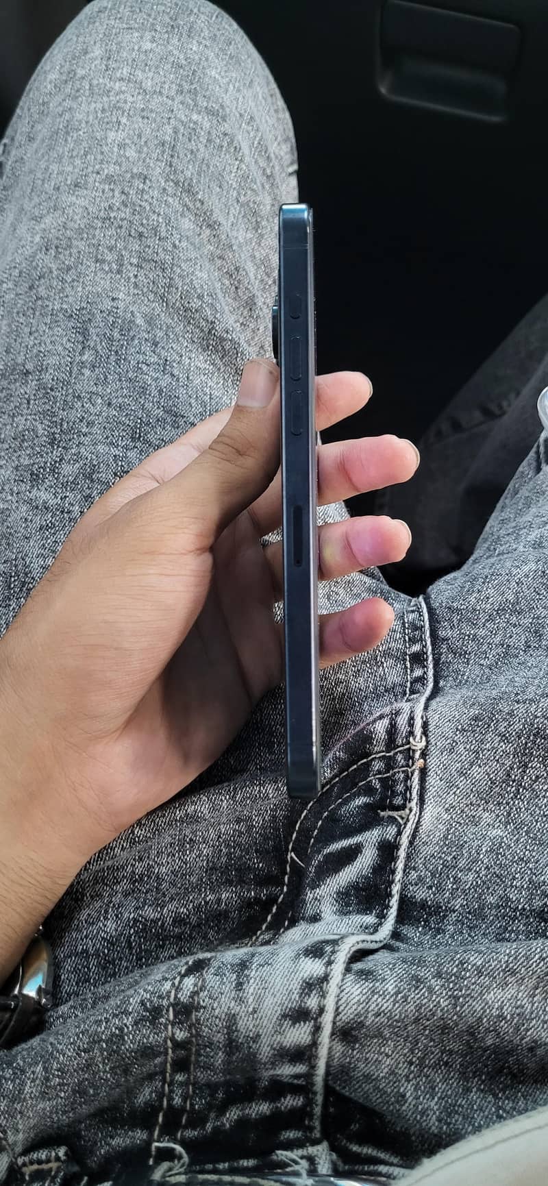 Apple iPhone 15 Pro Max 2