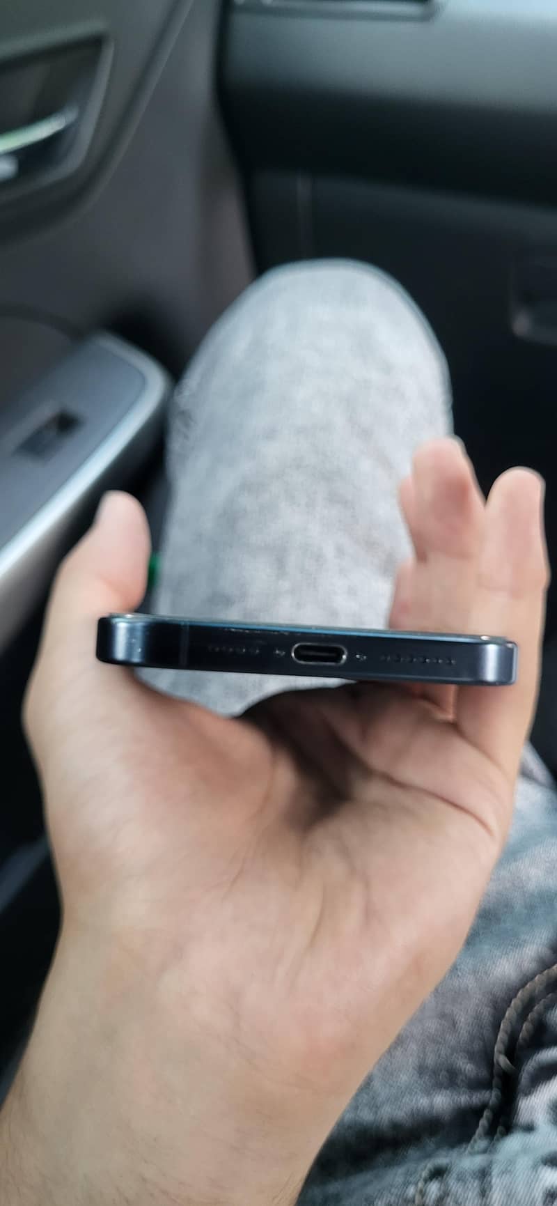 Apple iPhone 15 Pro Max 3