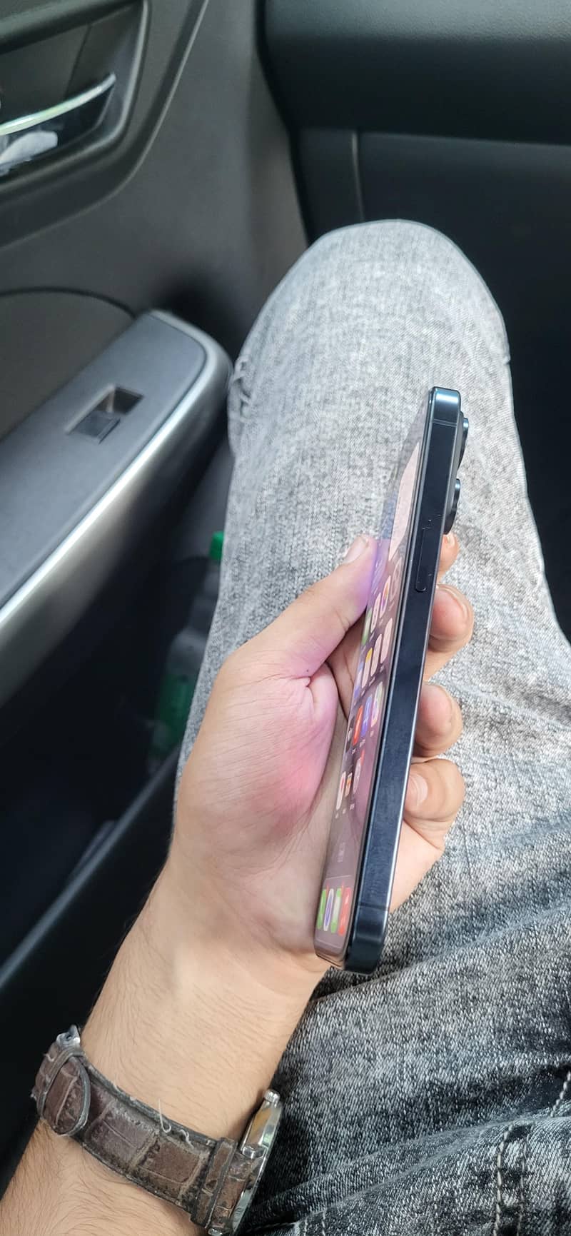 Apple iPhone 15 Pro Max 4
