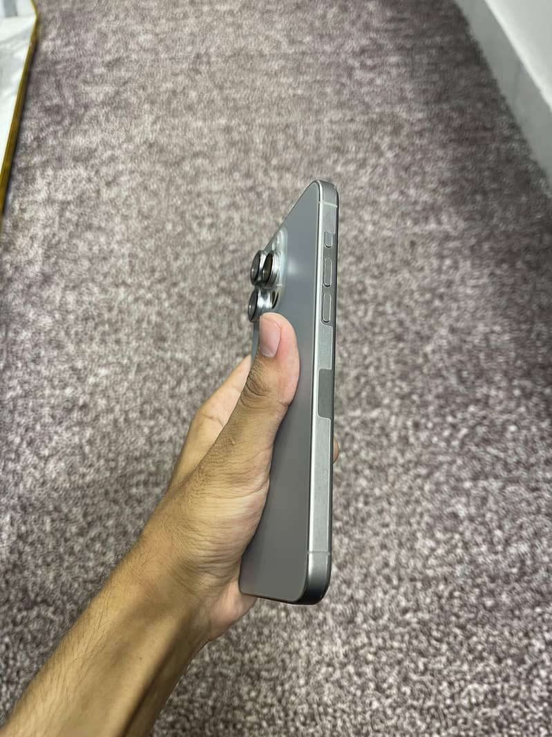 Apple iPhone 15 Pro Max 1