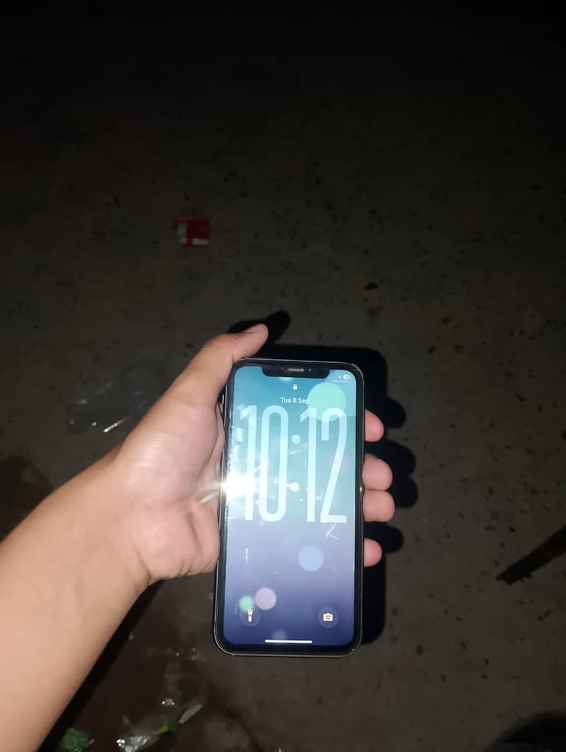 Apple iPhone 11 0