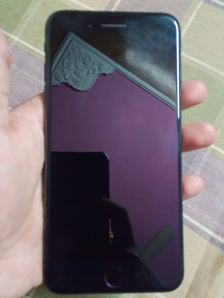 Apple iPhone 7 Plus 0