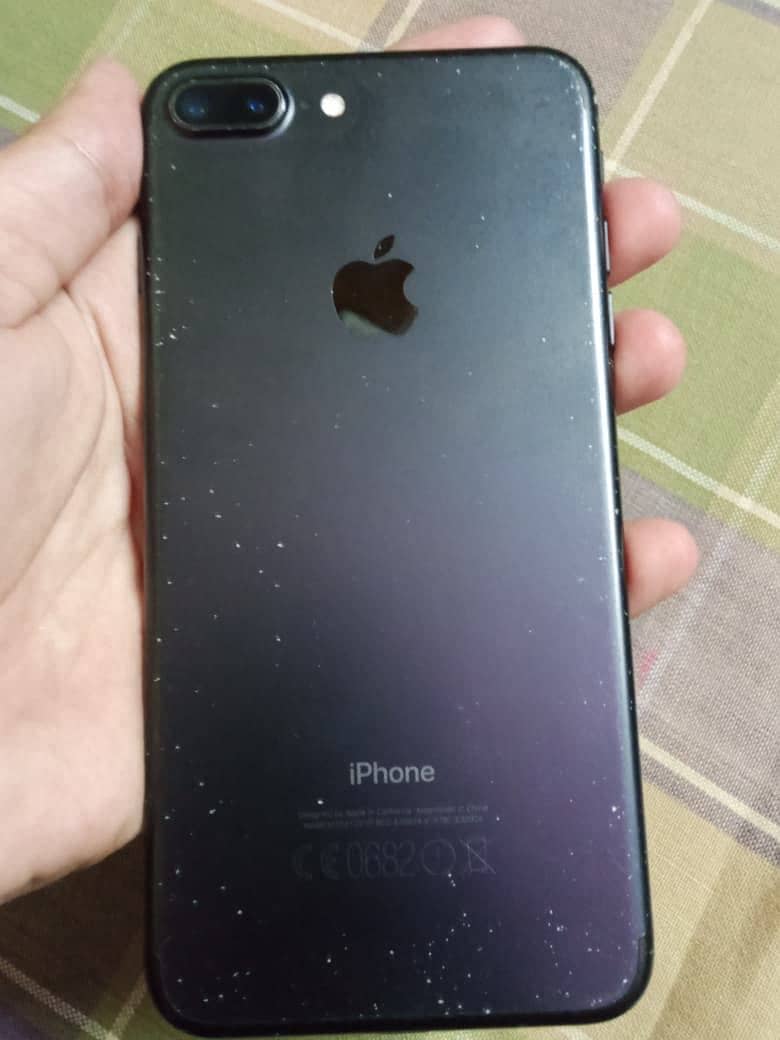 Apple iPhone 7 Plus 1