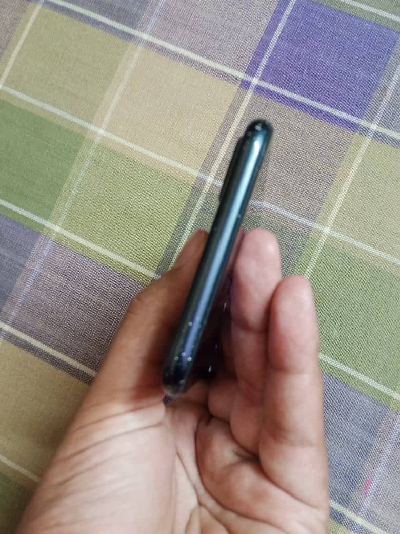 Apple iPhone 7 Plus 2