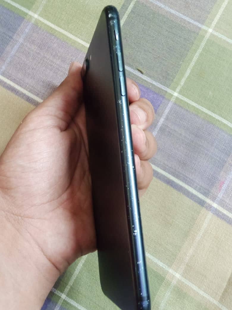 Apple iPhone 7 Plus 4