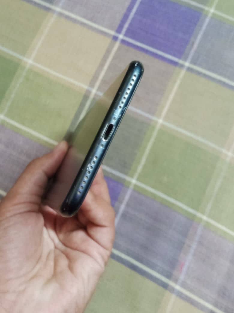 Apple iPhone 7 Plus 5