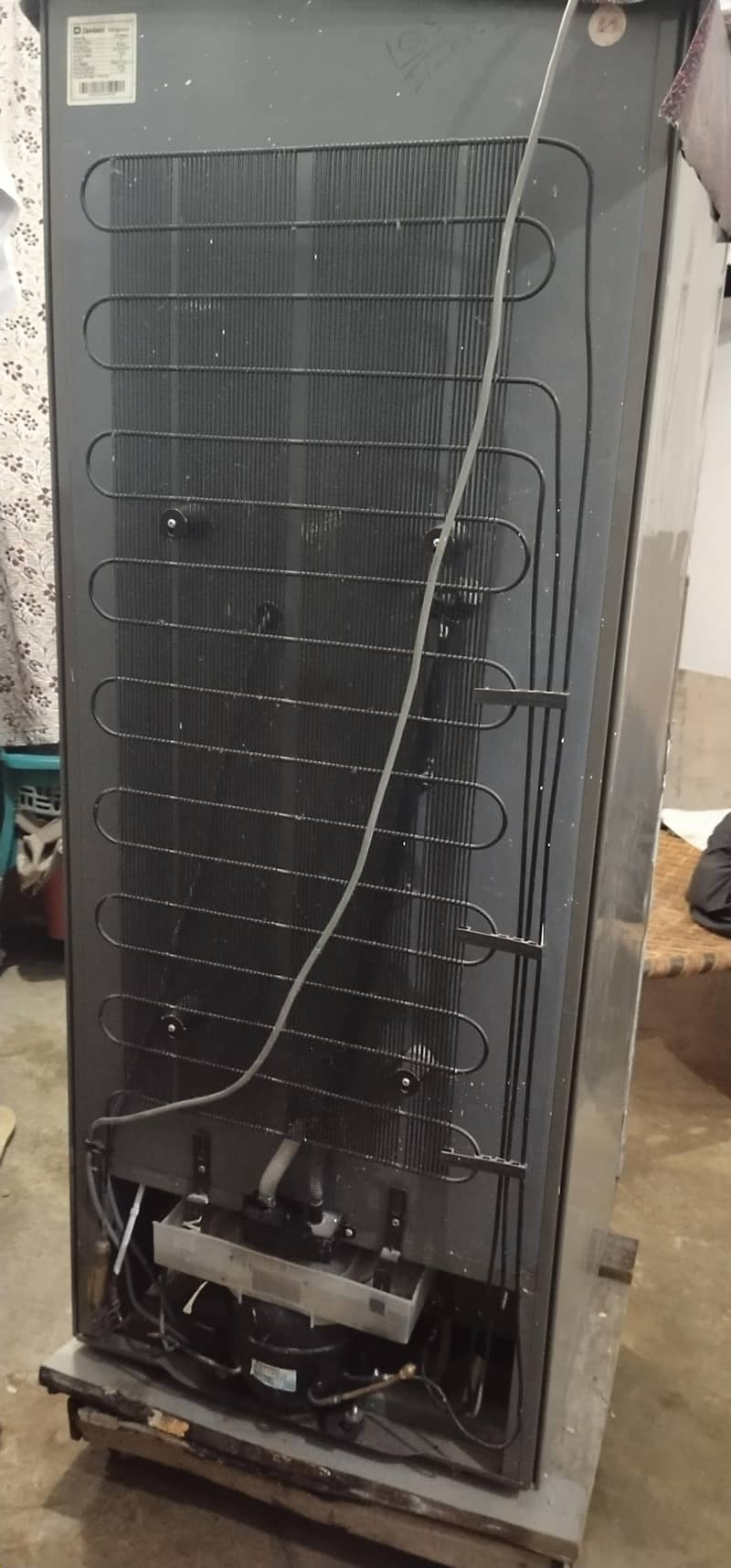 Dawlance Full Size Refrigurator 1