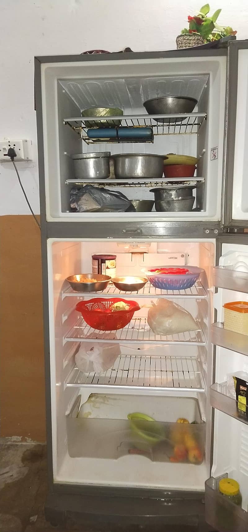 Dawlance Full Size Refrigurator 9