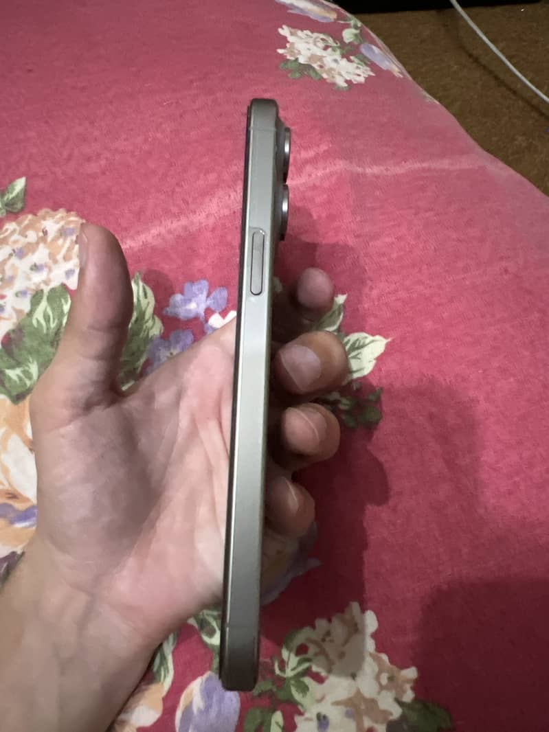 iPhone 15 pro max 3