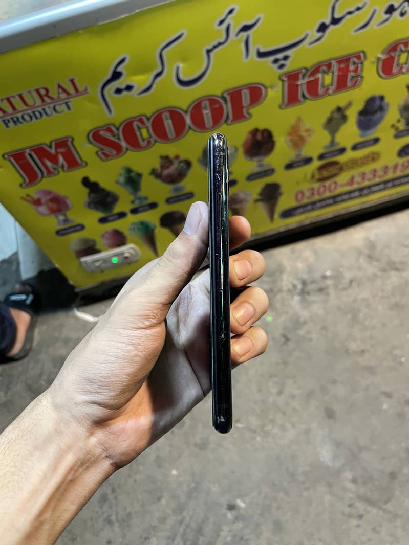 Apple iPhone X 2