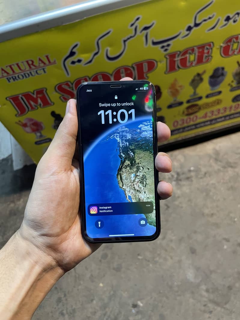 Apple iPhone X 3