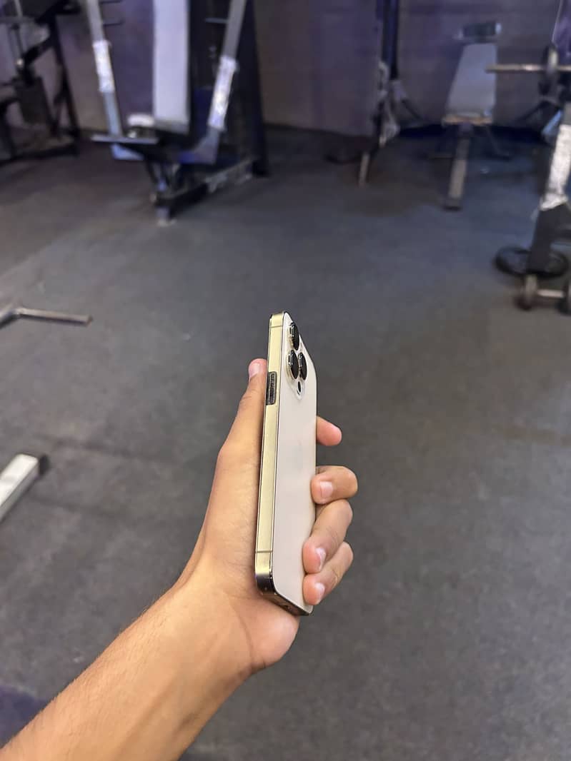 Apple iPhone 13 Pro 3