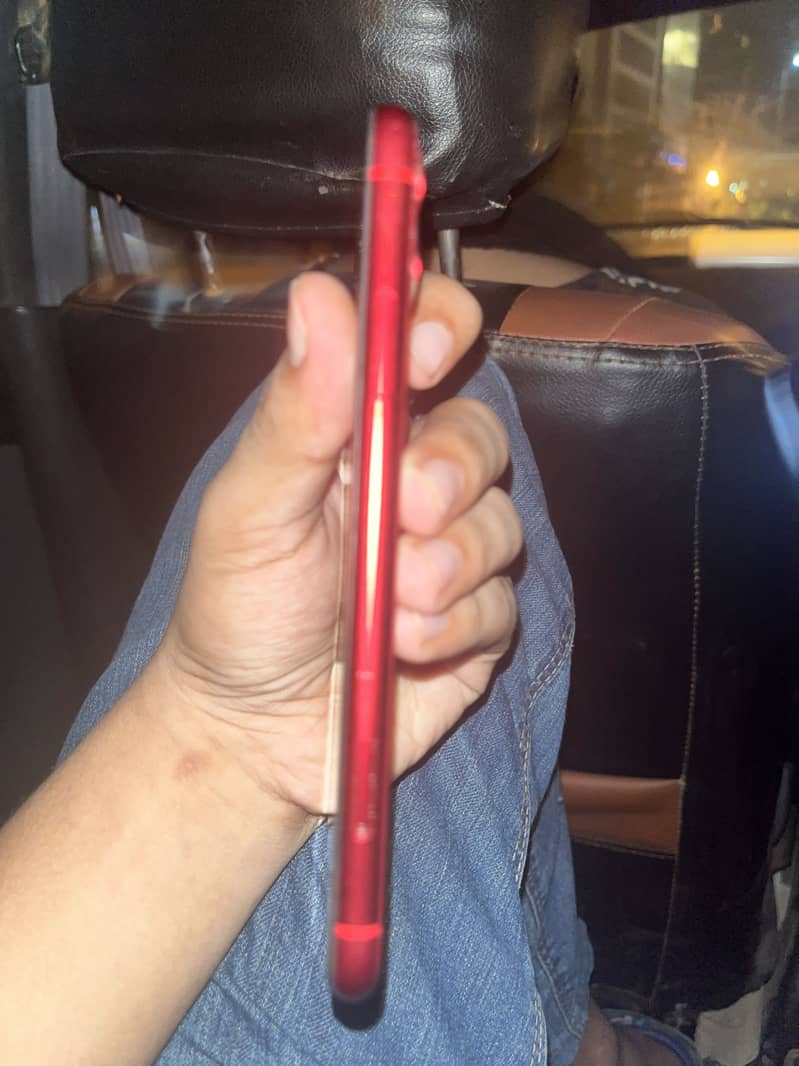 Apple iPhone 11 3