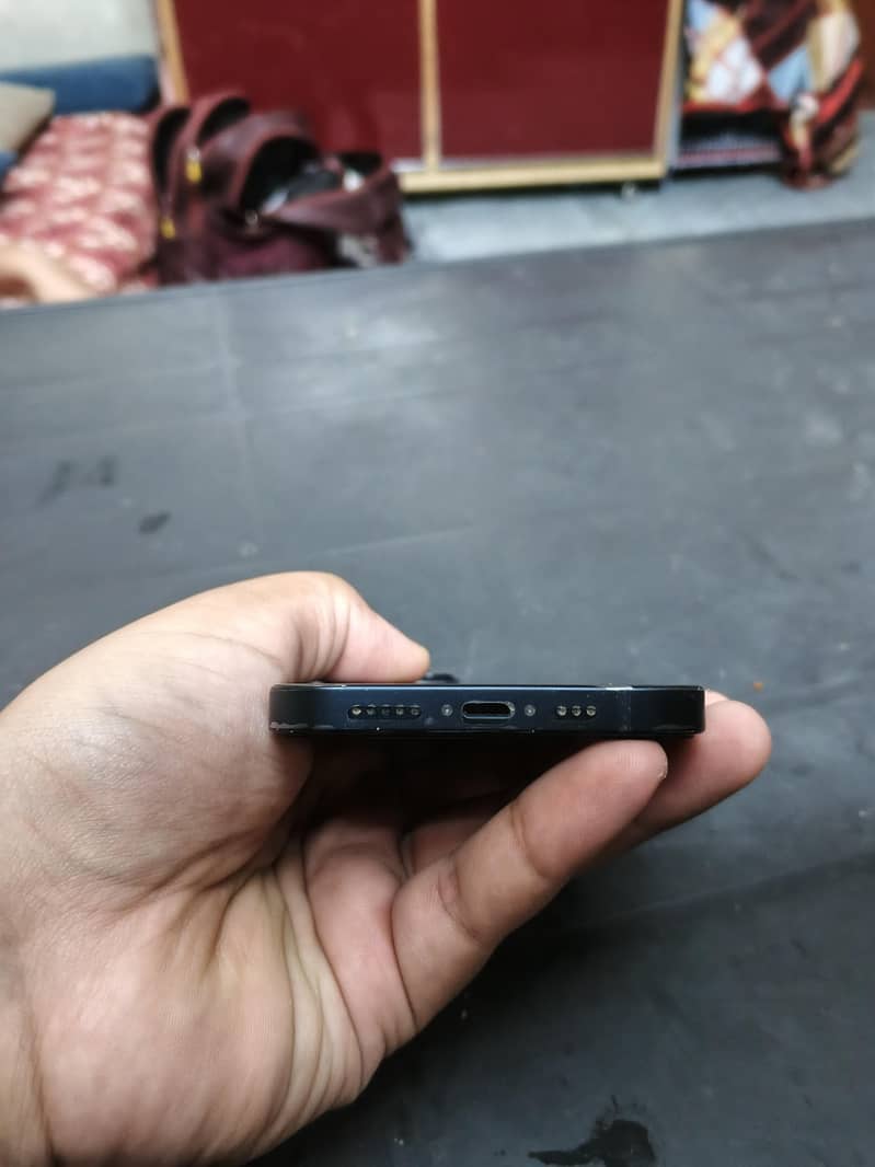 Apple iPhone 13 1