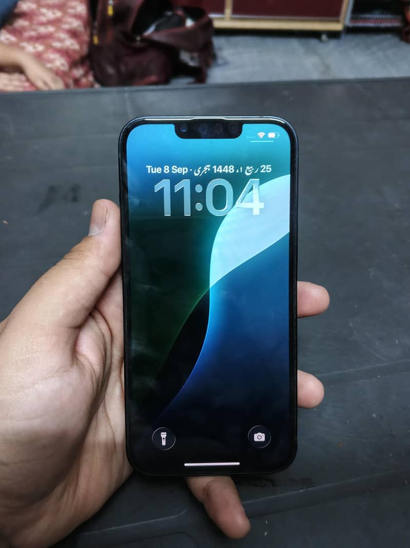 Apple iPhone 13 4