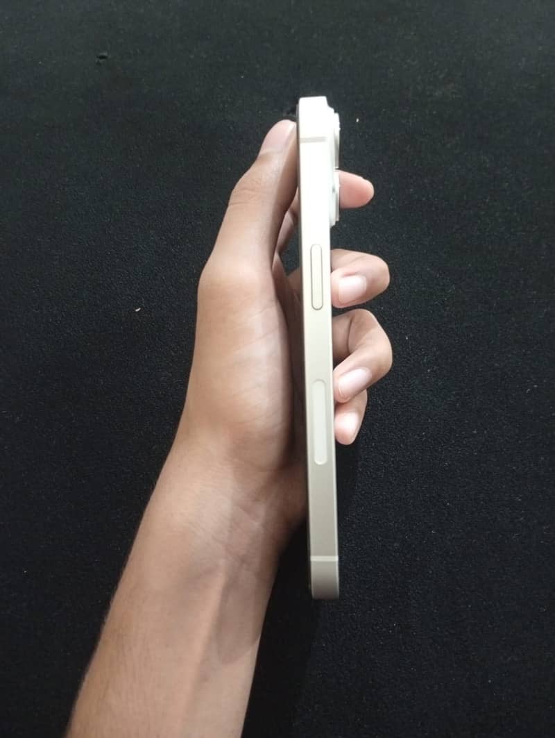 Apple iPhone 14 3