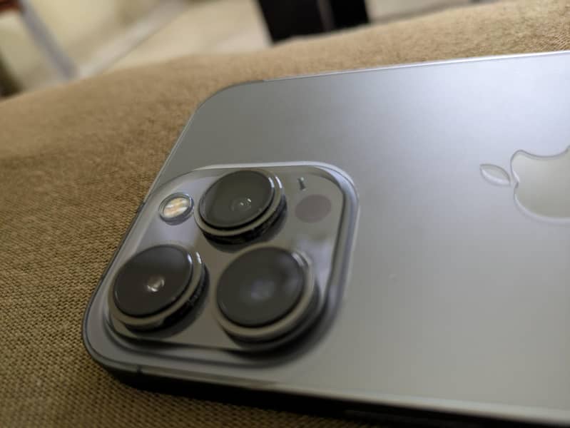Apple iPhone 13 Pro 1