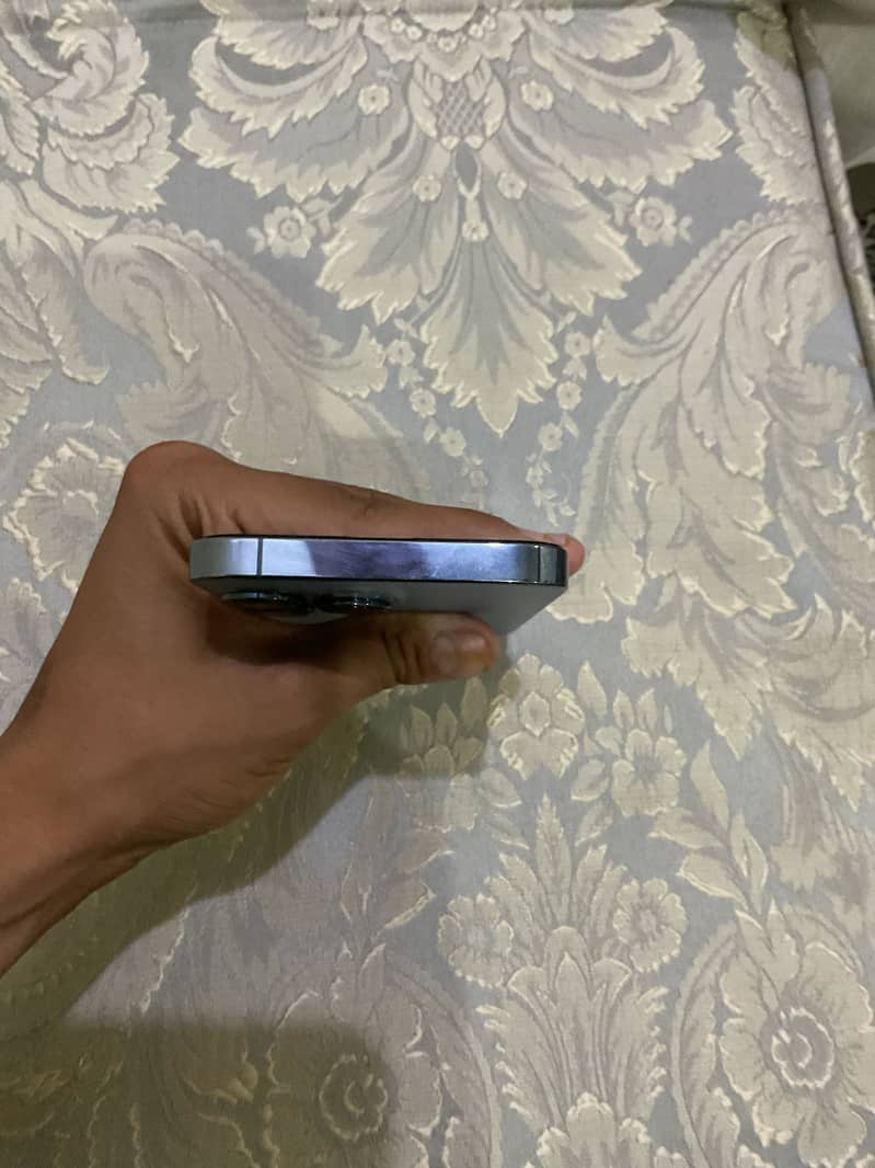 Apple iPhone 13 Pro 1