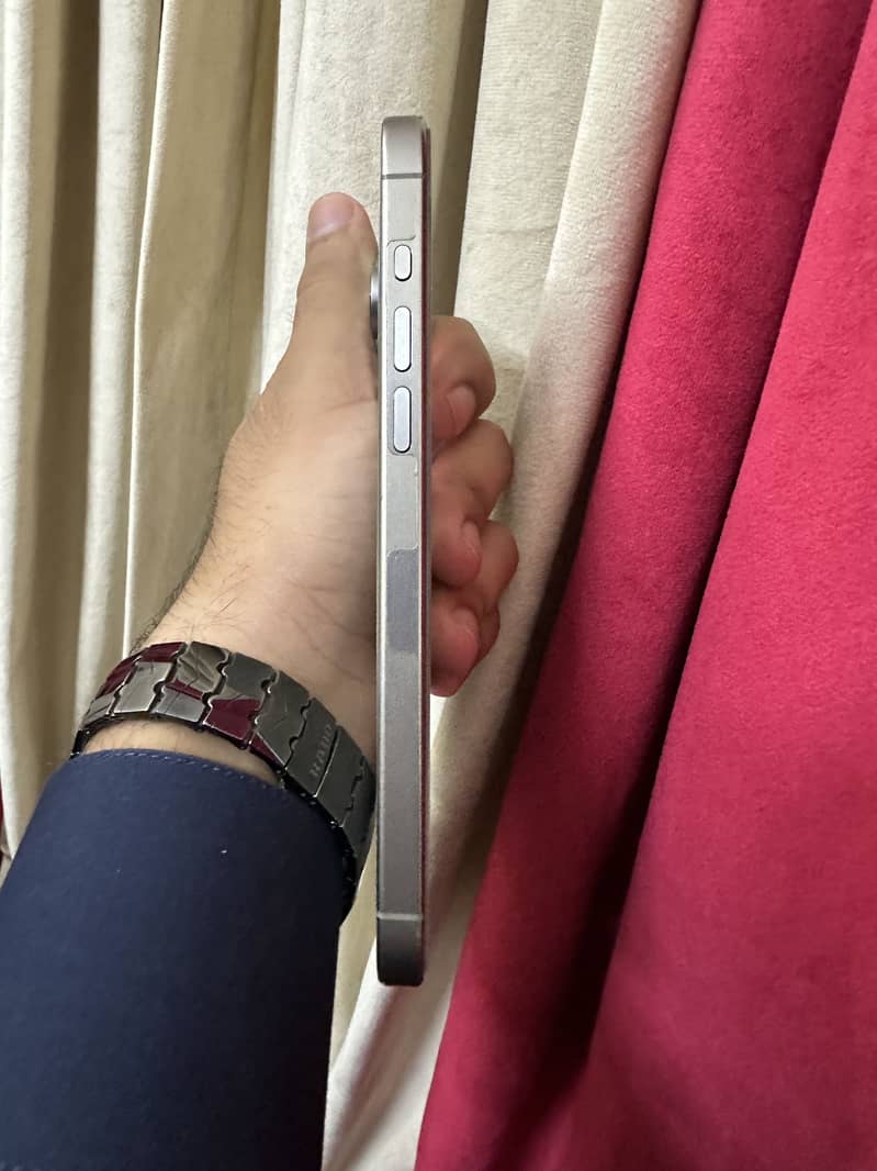 Apple iPhone 15 Pro Max 1