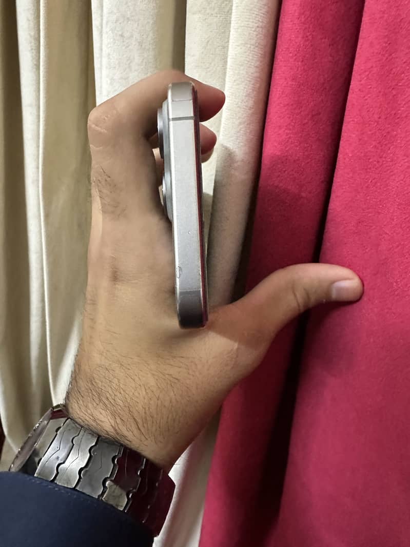 Apple iPhone 15 Pro Max 5