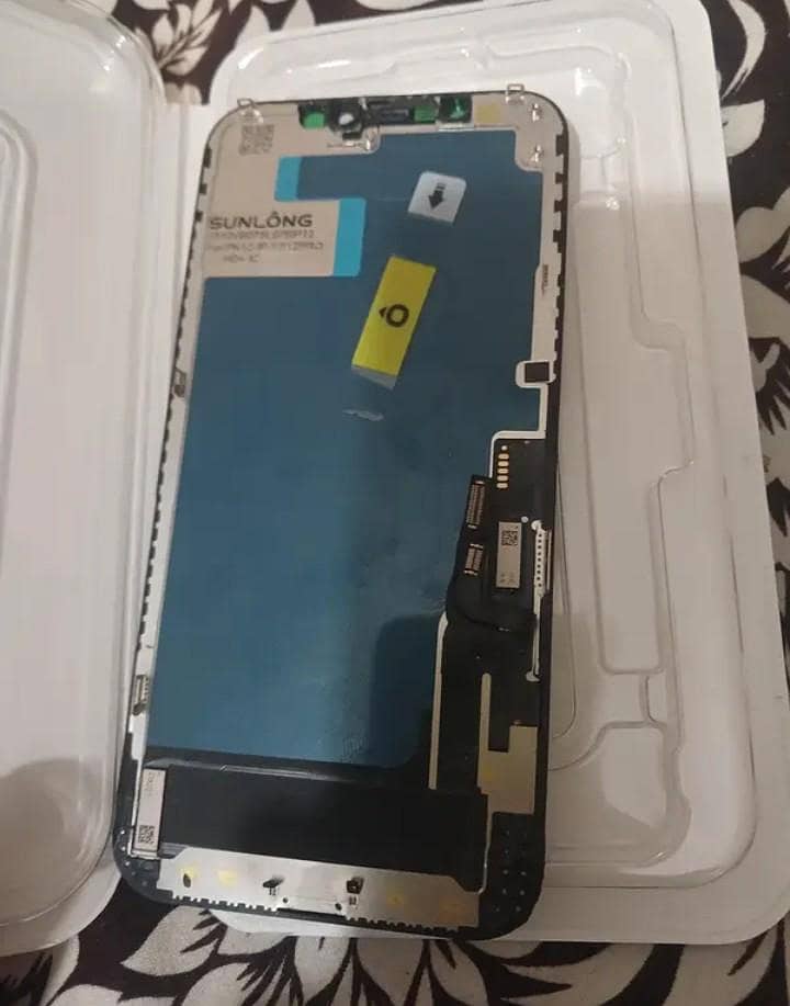Apple iPhone 12 0
