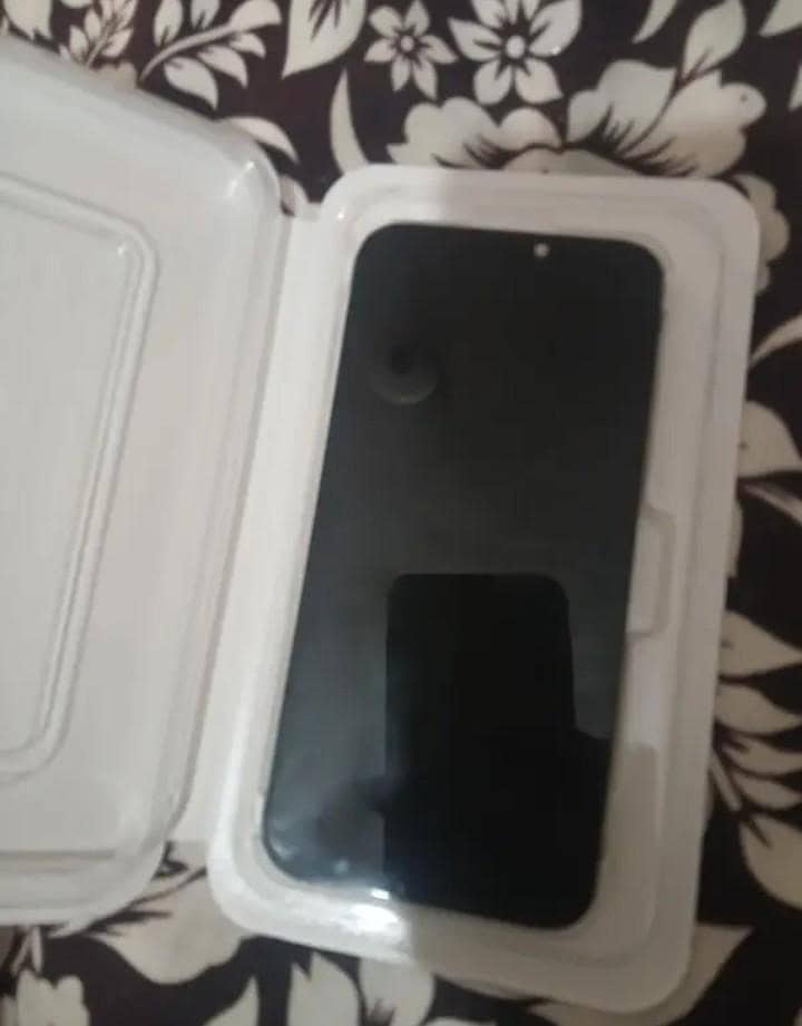 Apple iPhone 12 1