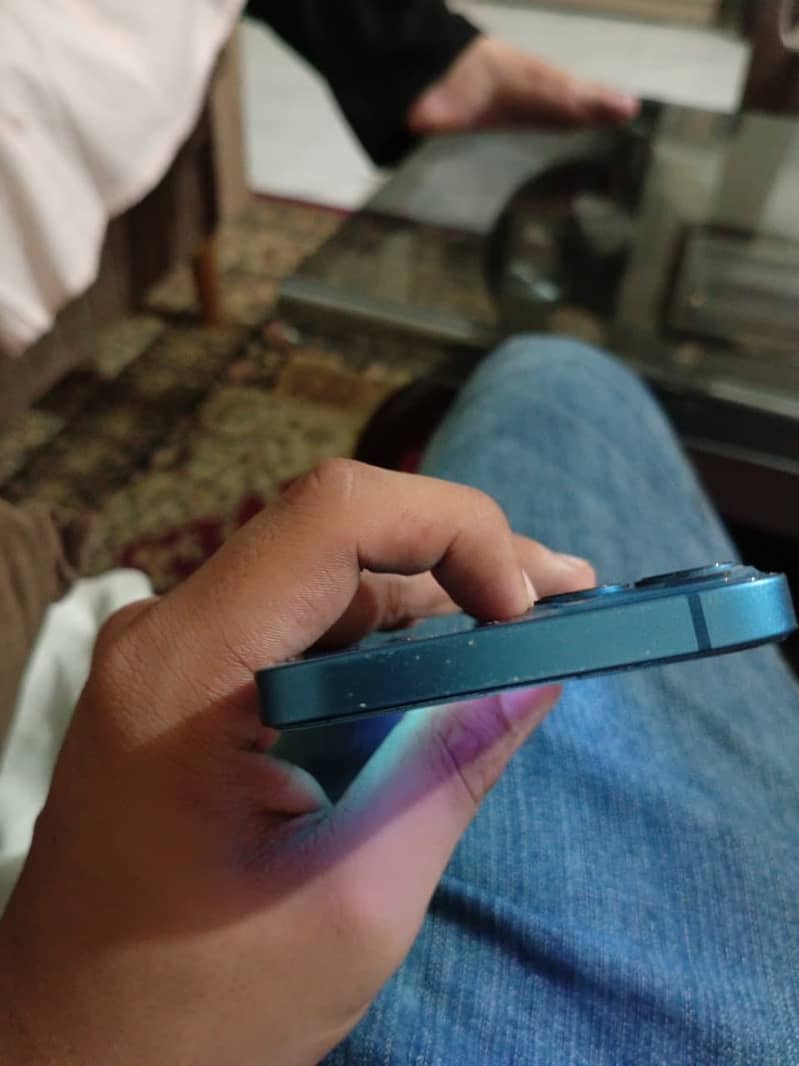 Apple iPhone 13 1