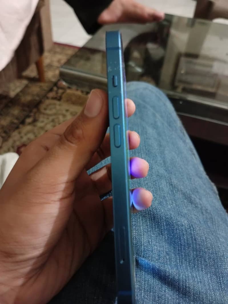 Apple iPhone 13 3