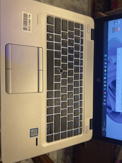 HP Elitebook 840 G3 8gb RAM , 128gb SSD