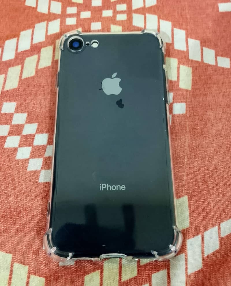 Apple iPhone 8 1