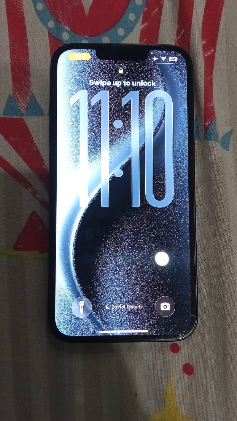 Apple iPhone 16e 1