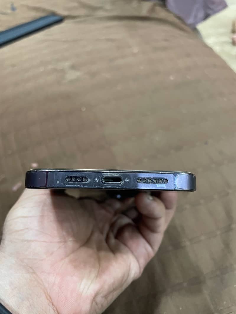 Apple iPhone 14 Pro Max 0