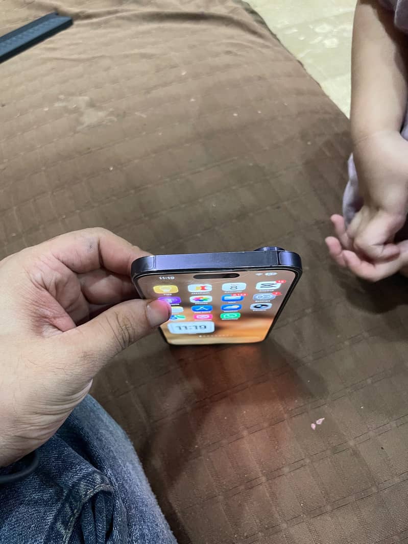Apple iPhone 14 Pro Max 2
