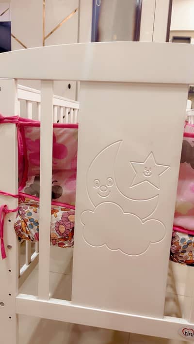 new baby bed selling with mattress and jumper free
