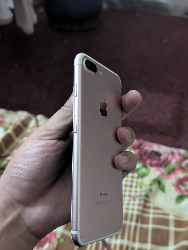 Apple iPhone 7 Plus 1