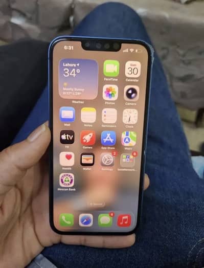 Apple iPhone 13