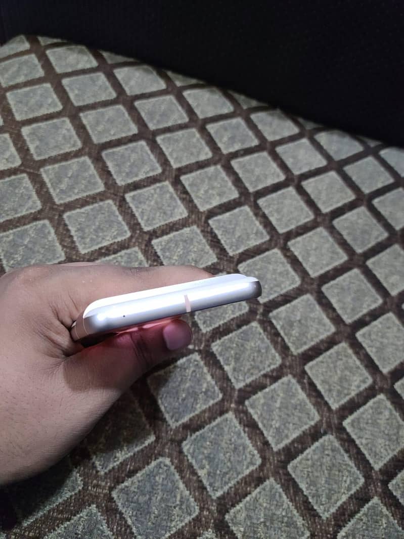 Google Pixel 8 5