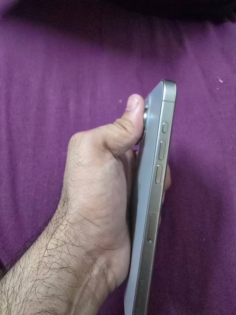 Apple iPhone 15 Pro Max 3